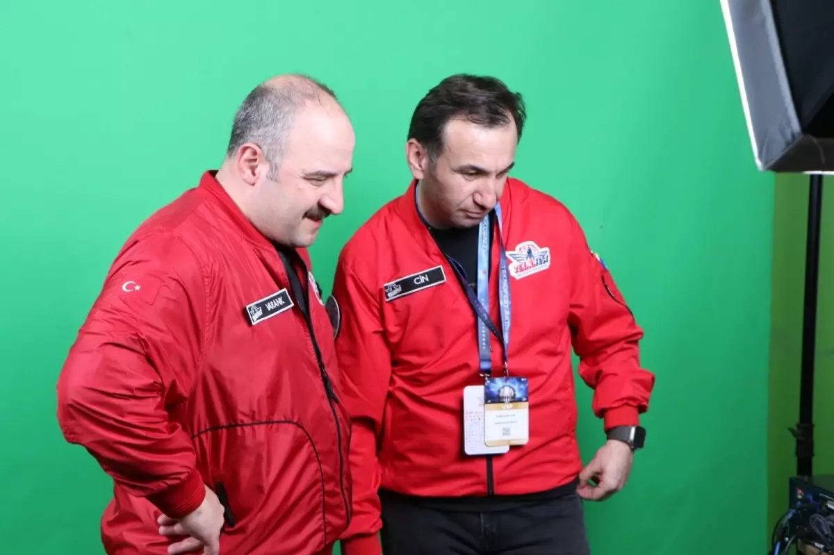 Mustafa Varank, TEKNOFEST’te Gençlere Hayallerinin Peşinden Koşmalarını Tavsiye Etti