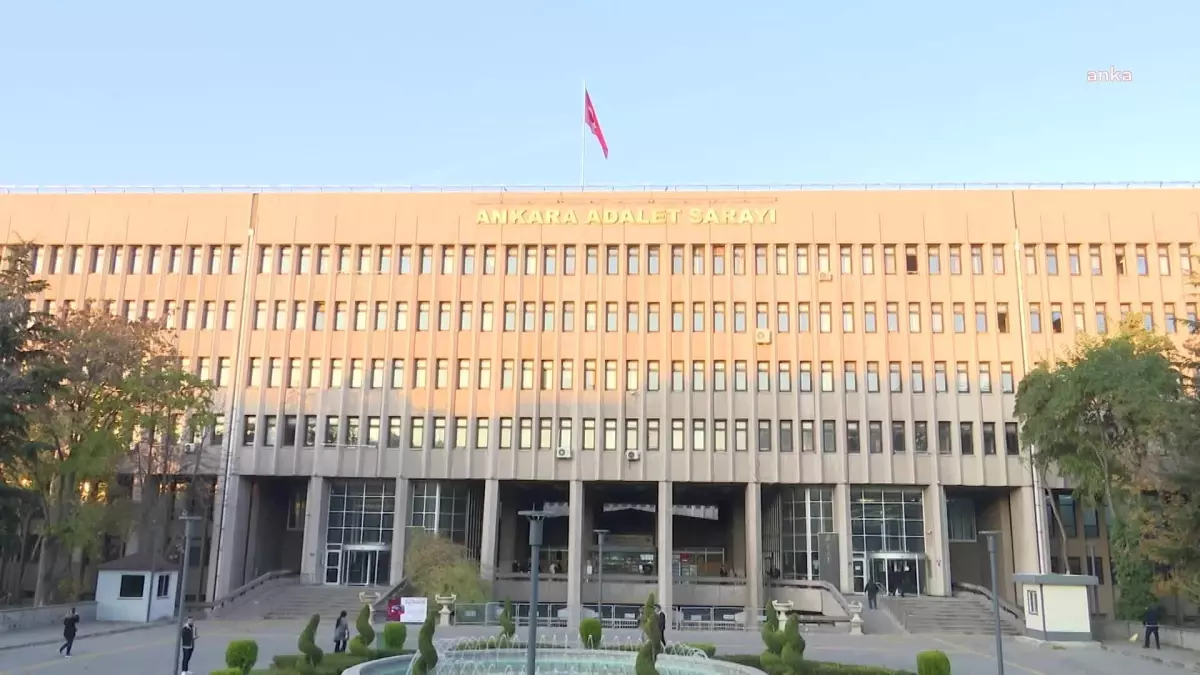 Sosyal Medya Fenomenleri Arasında Silahlı Kavga