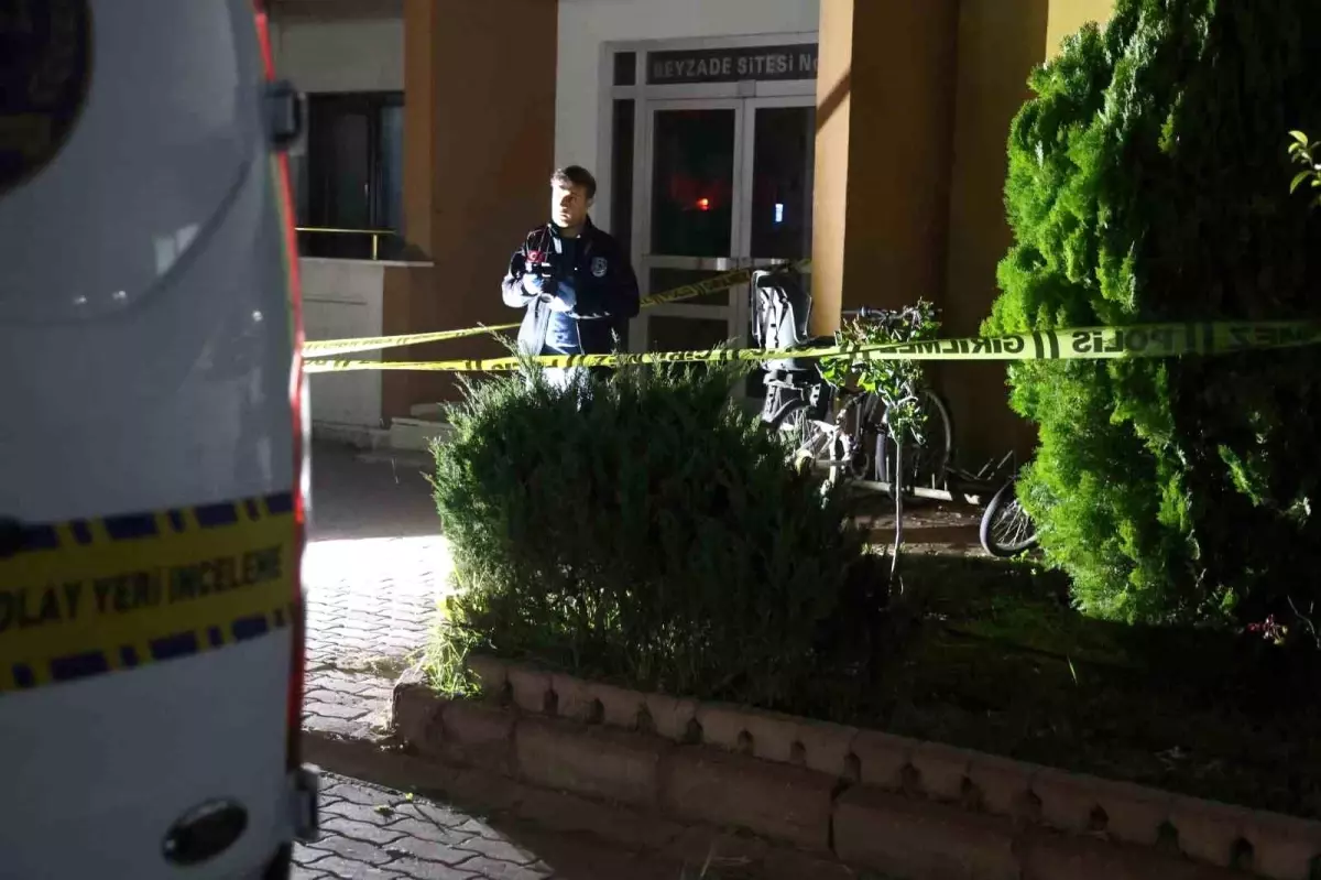 Boşanma Aşamasındaki Eşini Öldürdü
