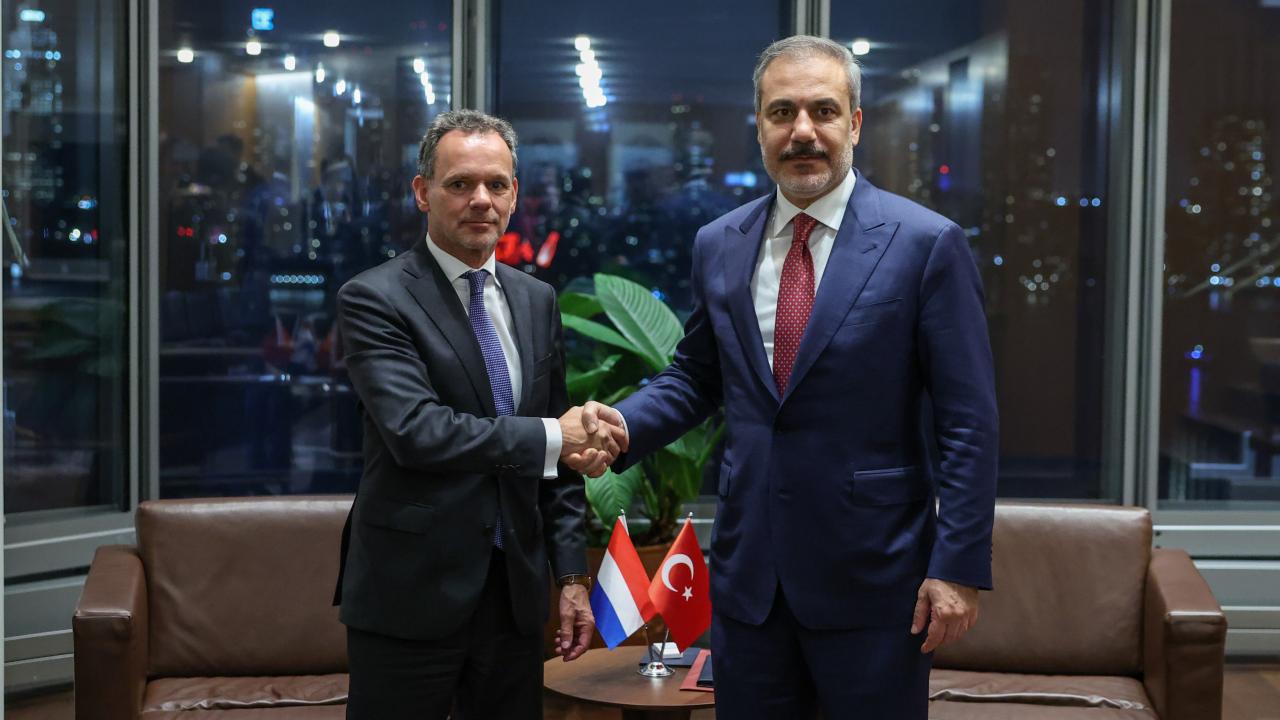 Bakan Fidan, Hollandalı mevkidaşıyla görüştü