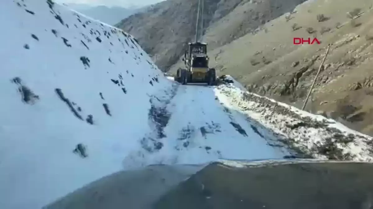 Batman’da Kar Yağışı Sonrası 10 Köy Yolu Açıldı