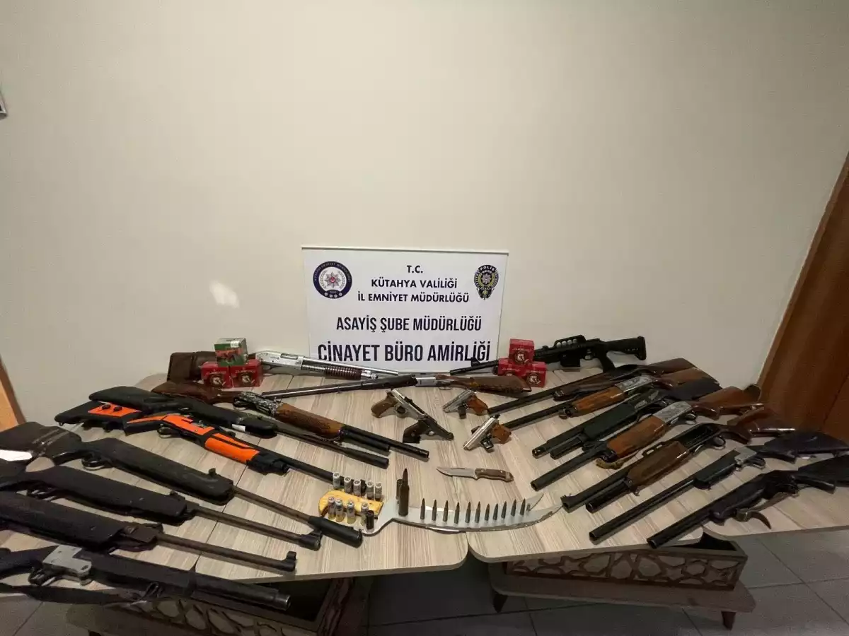 Kütahya’da Sosyal Medya Üzerinden Silah Paylaşan 12 Şüpheli Gözaltına Alındı