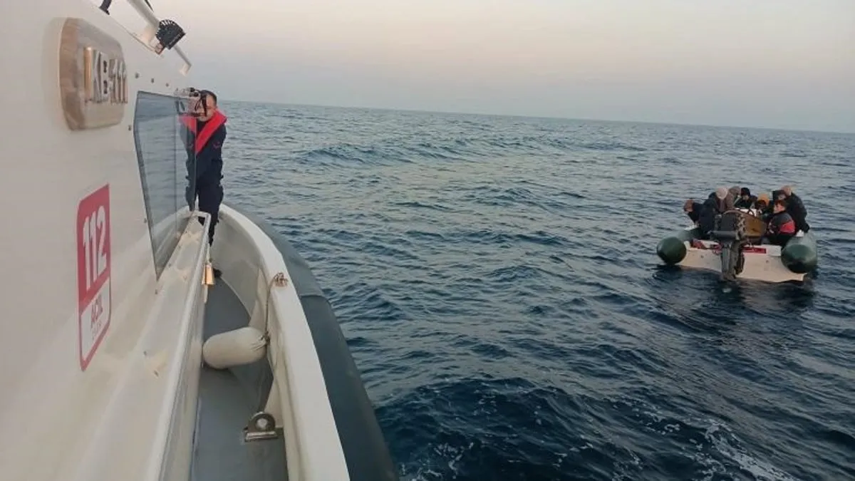 Ayvalık’ta 18 düzensiz göçmen yakalandı